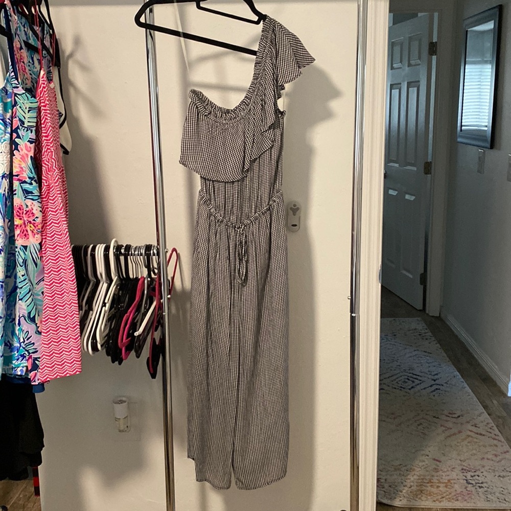 Women’s American Eagle One-Shoulder Jumpsuit Black/White Size Small Short